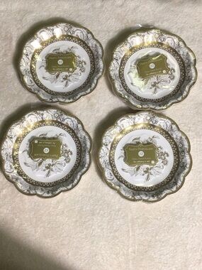 Gold-Trim Porcelain-Style Small paper Plates (Set of 4)